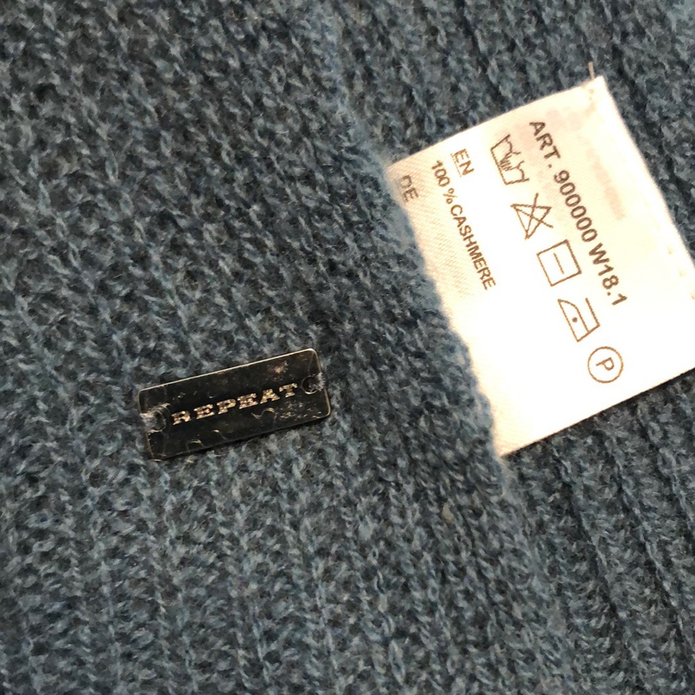 Repeat Cashmere scarf